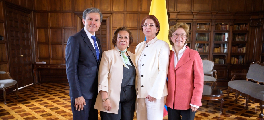 Canciller (e) posesionó a los nuevos embajadores de Colombia en Argentina, Egipto y Tailandia
