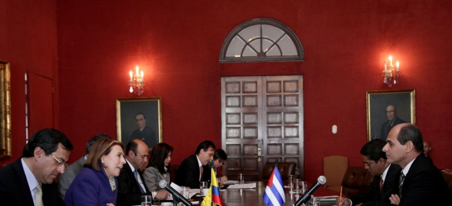 Las delegaciones de Colombia y Cuba sostuvieron una reunión para hacer seguimien