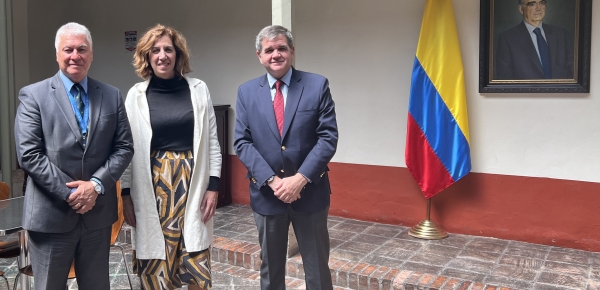 Arte, cultura y educación temas tratados en la visita del Embajador de España en Colombia y la Directora de la Casa Árabe de España al director de la Academia Diplomática 