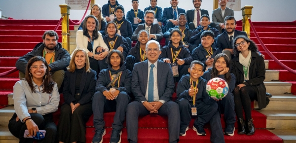 Río de Janeiro recibirá a 12 niñas y niños futbolistas del Putumayo que participan en un intercambio de diplomacia deportiva liderado por la Cancillería Río de Janeiro recibirá a 12 niñas y niños futbolistas del Putumayo que participan en un intercambio de diplomacia deportiva liderado por la Cancillería
