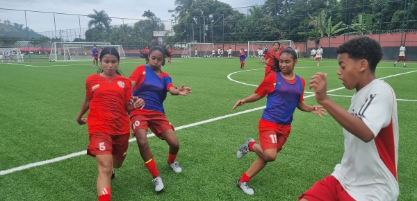 ¡Entrenamientos, el Maracaná, una nueva cultura y grandes experiencias vividas deja la primera mitad del intercambio deportivo en fútbol mixto con niñas y niños de Putumayo en Río de Janeiro!