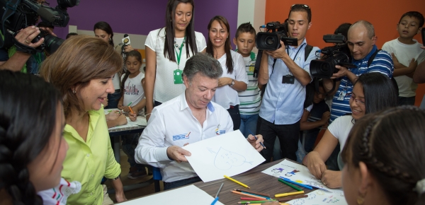 “Este tipo de programas producen emoción cuando se convierten en realidad”: Presidente Juan Manuel Santos al conocer la Casa Lúdica y las aulas para niños de preescolar en Cubará