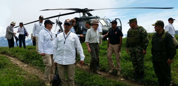 Presidente Santos y Canciller Holguín viajaron al Orejón, el primer lugar intervenido integralmente en marco del posconflicto